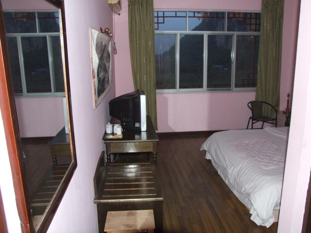 Yangshuo Moon Resort Hotel Exteriör bild