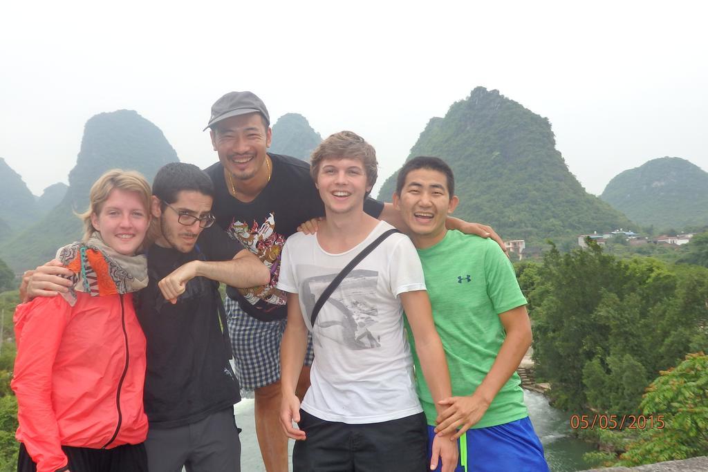 Yangshuo Moon Resort Hotel Exteriör bild