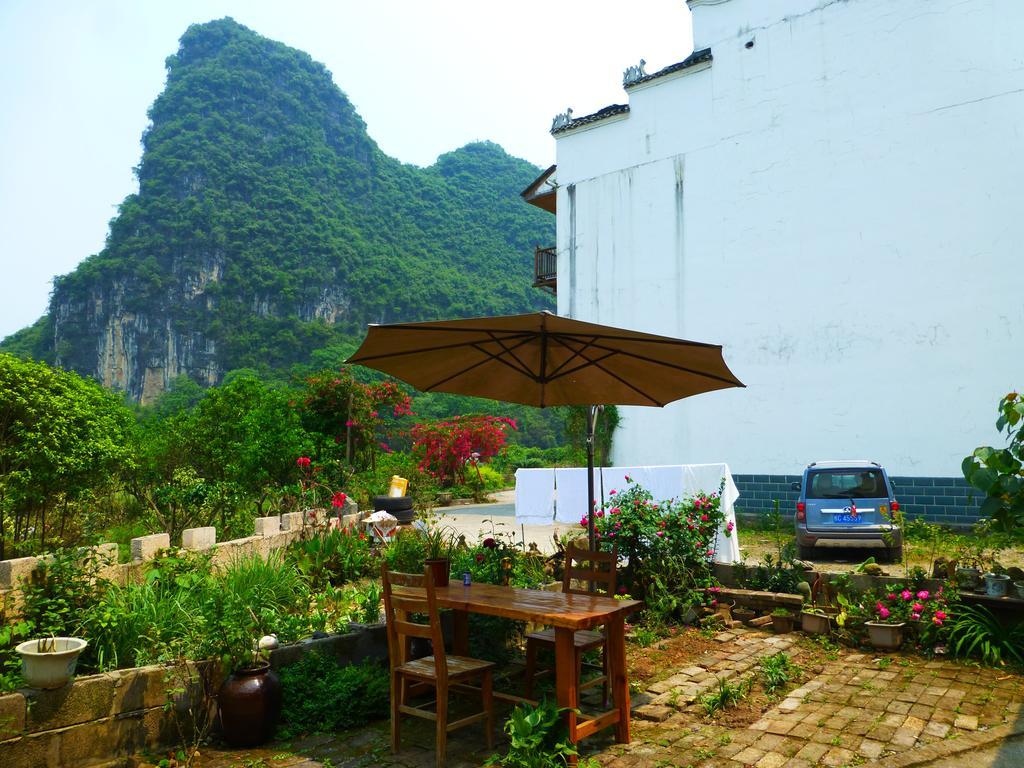 Yangshuo Moon Resort Hotel Exteriör bild