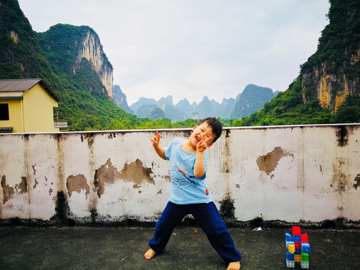 Yangshuo Moon Resort Hotel Exteriör bild