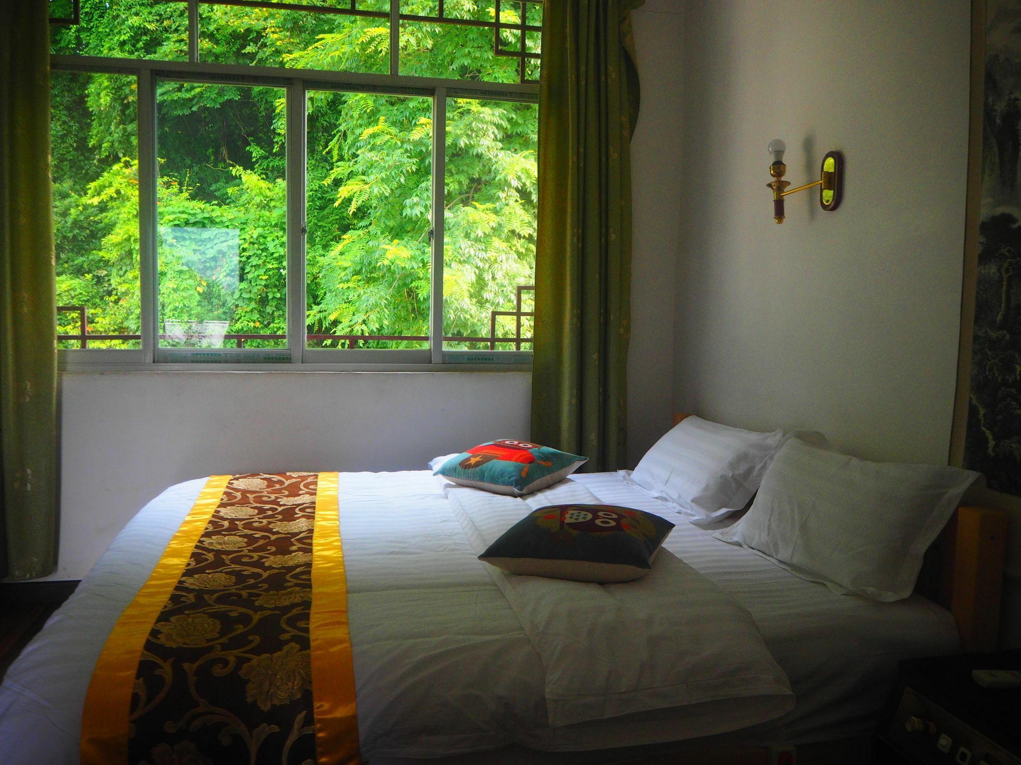 Yangshuo Moon Resort Hotel Exteriör bild